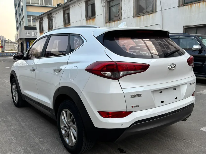 Hyundai Tucson 2015 1.6T Dual-clutch, two-wheel drive, intelligent model exterior photo 3 Hyundai Tucson 2015 1.6T Dual-clutch, two-wheel drive, intelligent model exterior photo 3