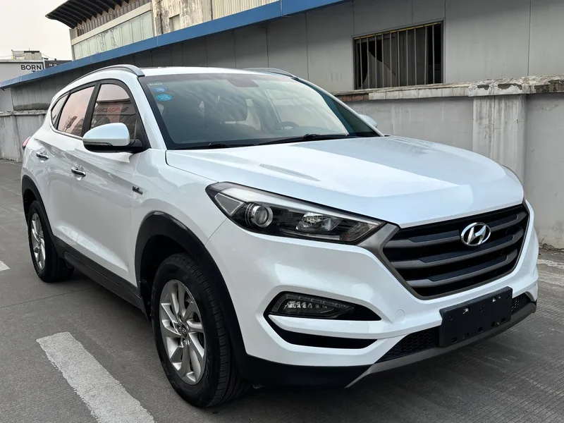 Hyundai Tucson 2015 1.6T Dual-clutch, two-wheel drive, intelligent model exterior photo 6 Hyundai Tucson 2015 1.6T Dual-clutch, two-wheel drive, intelligent model exterior photo 6