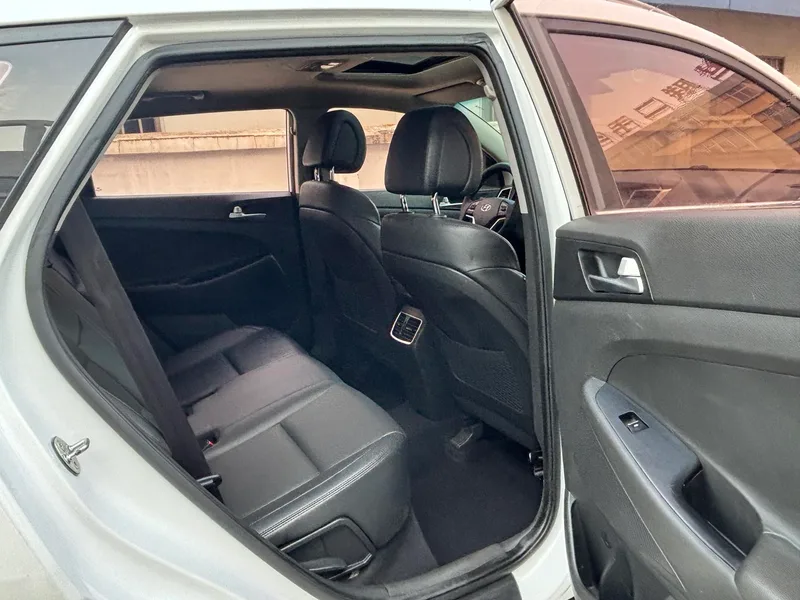 Hyundai Tucson 2015 1.6T Dual-clutch, two-wheel drive, intelligent model interior photo 12 Hyundai Tucson 2015 1.6T Dual-clutch, two-wheel drive, intelligent model interior photo 12