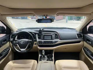 Toyota Highlander 2015 2.0T Four-wheel drive deluxe edition 7 seat interior photo 9 Toyota Highlander 2015 2.0T Four-wheel drive deluxe edition 7 seat interior photo 9