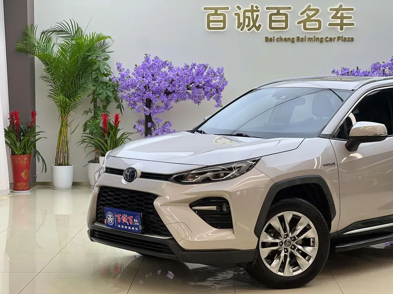 Toyota Wildlander 2020 Dual Power 2.5L Two-wheel-drive Prestige Edition exterior photo 2 Toyota Wildlander 2020 Dual Power 2.5L Two-wheel-drive Prestige Edition exterior photo 2