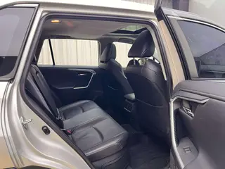 Toyota Wildlander 2020 Dual Power 2.5L Two-wheel-drive Prestige Edition interior photo 11 Toyota Wildlander 2020 Dual Power 2.5L Two-wheel-drive Prestige Edition interior photo 11