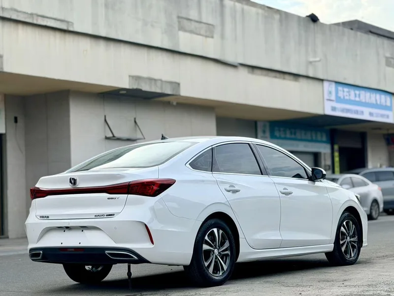 Changan Eado 2021 PLUS Blue whale NE 1.4T GDI DCT Flagship exterior photo 4 Changan Eado 2021 PLUS Blue whale NE 1.4T GDI DCT Flagship exterior photo 4