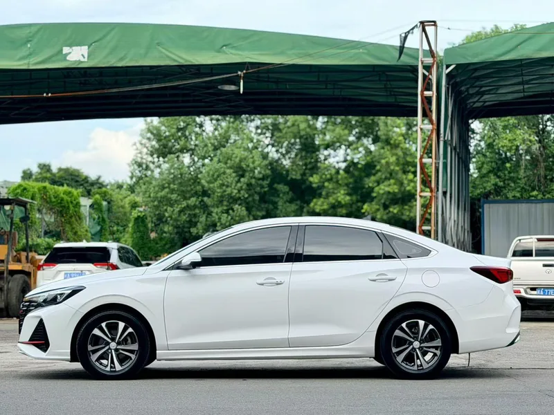 Changan Eado 2021 PLUS Blue whale NE 1.4T GDI DCT Flagship exterior photo 5 Changan Eado 2021 PLUS Blue whale NE 1.4T GDI DCT Flagship exterior photo 5
