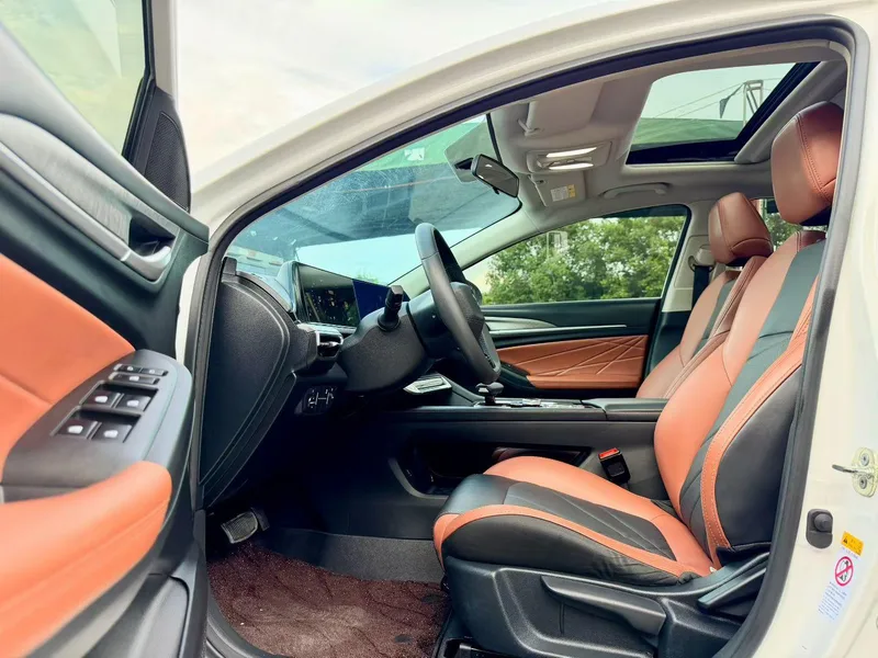 Changan Eado 2021 PLUS Blue whale NE 1.4T GDI DCT Flagship interior photo 8 Changan Eado 2021 PLUS Blue whale NE 1.4T GDI DCT Flagship interior photo 8