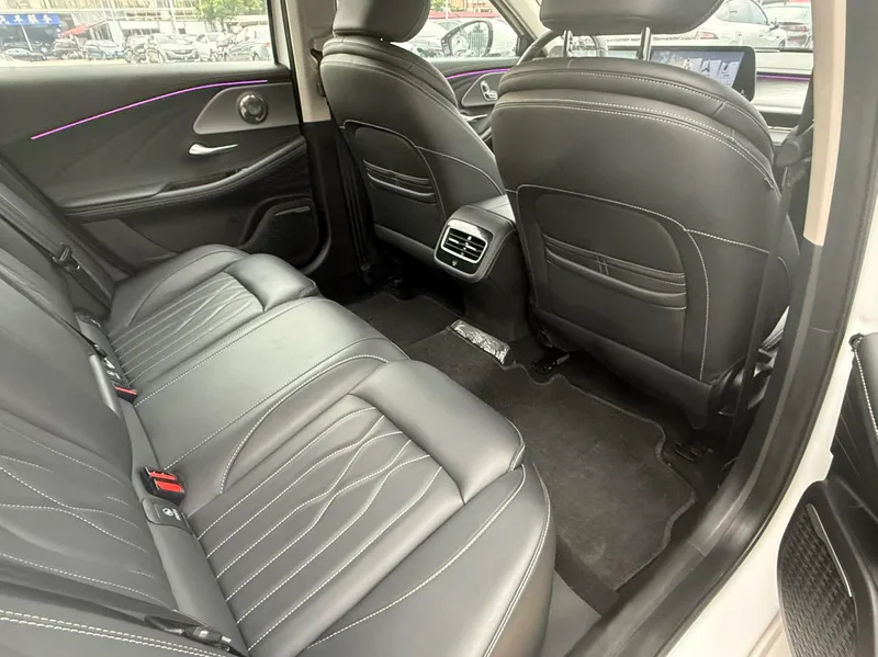 Chery Arrizo 8 2025 1.6TGDI DCT Sabiduría interior foto 14 Chery Arrizo 8 2025 1.6TGDI DCT Sabiduría interior foto 14