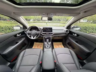 Kia K3 2021 1.5L IVT Version mode intérieur photo 12 Kia K3 2021 1.5L IVT Version mode intérieur photo 12