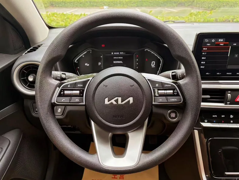Kia K3 2021 1.5L IVT Version mode intérieur photo 13 Kia K3 2021 1.5L IVT Version mode intérieur photo 13