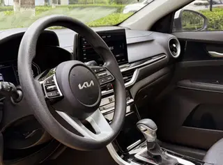 Kia K3 2021 1.5L IVT Version mode intérieur photo 14 Kia K3 2021 1.5L IVT Version mode intérieur photo 14