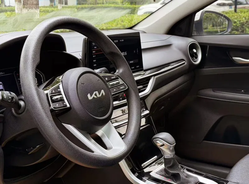 Kia K3 2021 1.5L IVT Version mode intérieur photo 14 Kia K3 2021 1.5L IVT Version mode intérieur photo 14
