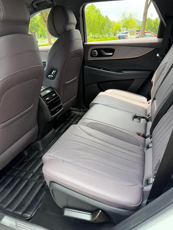 Chery Tiggo 9 2023 2.0T DCT Two-wheel-drive Prestige Edition 5 seat interior photo 10 Chery Tiggo 9 2023 2.0T DCT Two-wheel-drive Prestige Edition 5 seat interior photo 10