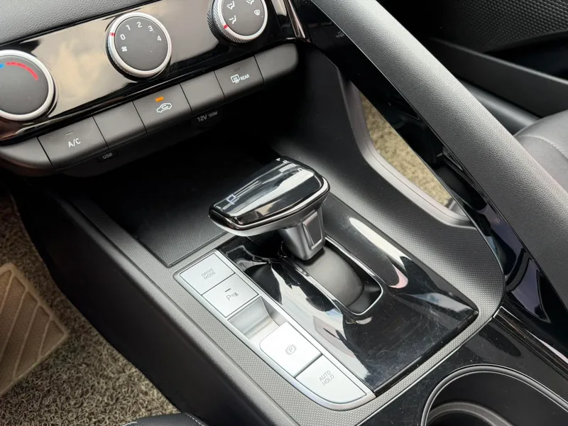 Hyundai Elantra 2023 1.5L CVT GLX Elite Edition interior photo 12 Hyundai Elantra 2023 1.5L CVT GLX Elite Edition interior photo 12
