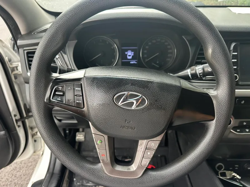 Hyundai Mistra 2019 1.8L automatic intelligent type GLS Country VI interior photo 12 Hyundai Mistra 2019 1.8L automatic intelligent type GLS Country VI interior photo 12