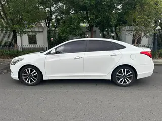 Hyundai Mistra 2019 1.8L automatic intelligent type GLS Country VI interior photo 18 Hyundai Mistra 2019 1.8L automatic intelligent type GLS Country VI interior photo 18