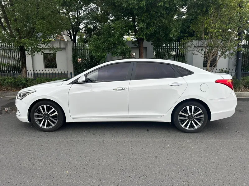 Hyundai Mistra 2019 1.8L automatic intelligent type GLS Country VI interior photo 18 Hyundai Mistra 2019 1.8L automatic intelligent type GLS Country VI interior photo 18
