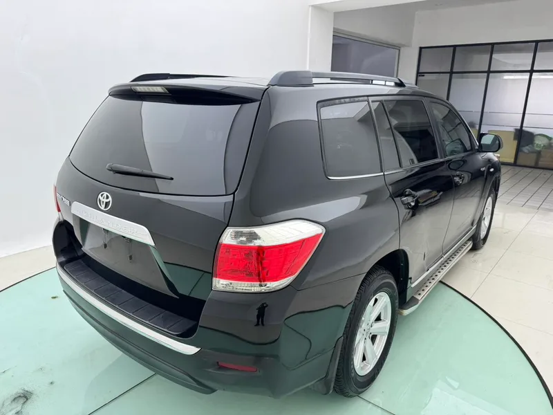 Toyota Highlander 2012 2.7L Two-wheel drive 5 Seat Elite Edition exterior photo 5 Toyota Highlander 2012 2.7L Two-wheel drive 5 Seat Elite Edition exterior photo 5