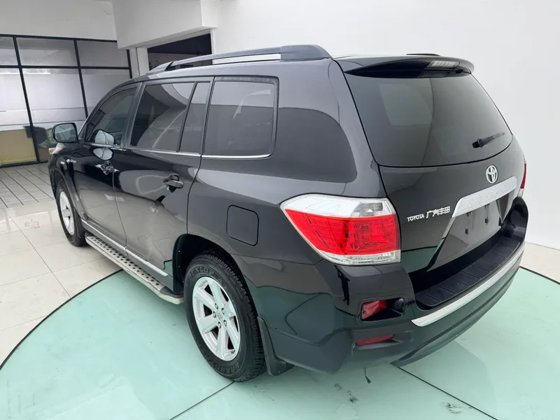 Toyota Highlander 2012 2.7L Two-wheel drive 5 Seat Elite Edition exterior photo 6 Toyota Highlander 2012 2.7L Two-wheel drive 5 Seat Elite Edition exterior photo 6