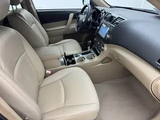 Toyota Highlander 2012 2.7L Two-wheel drive 5 Seat Elite Edition exterior photo 10 Toyota Highlander 2012 2.7L Two-wheel drive 5 Seat Elite Edition exterior photo 10