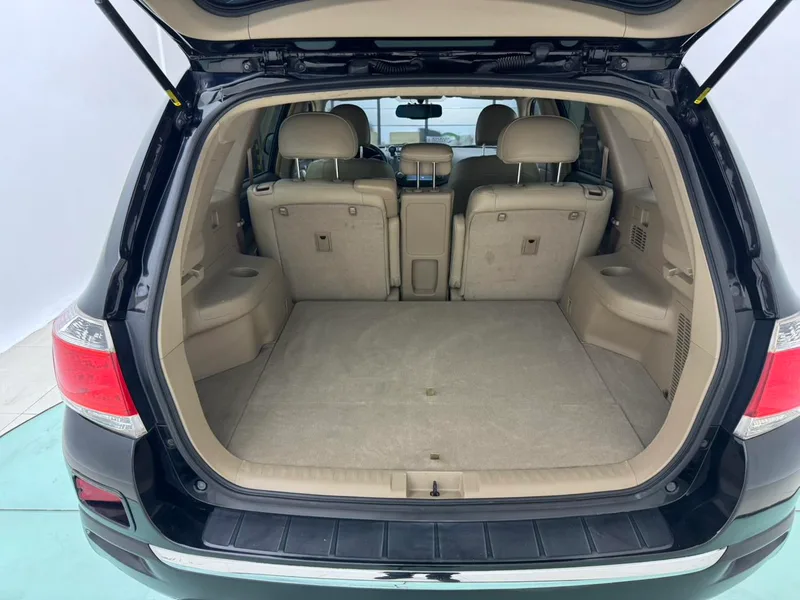 Toyota Highlander 2012 2.7L Two-wheel drive 5 Seat Elite Edition interior photo 14 Toyota Highlander 2012 2.7L Two-wheel drive 5 Seat Elite Edition interior photo 14