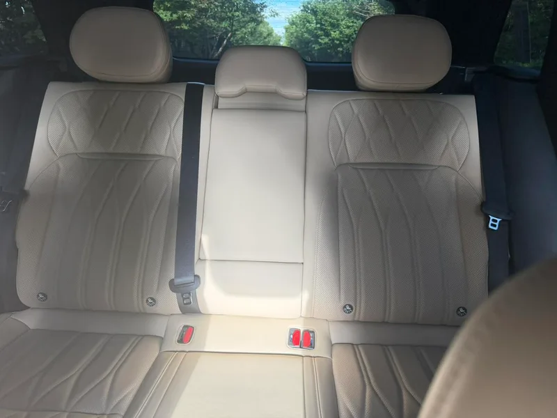 Geely Monjaro 2025 2.0TD High-power automatic four-wheel drive oriental obsidian full moon version exterior photo 8 Geely Monjaro 2025 2.0TD High-power automatic four-wheel drive oriental obsidian full moon version exterior photo 8