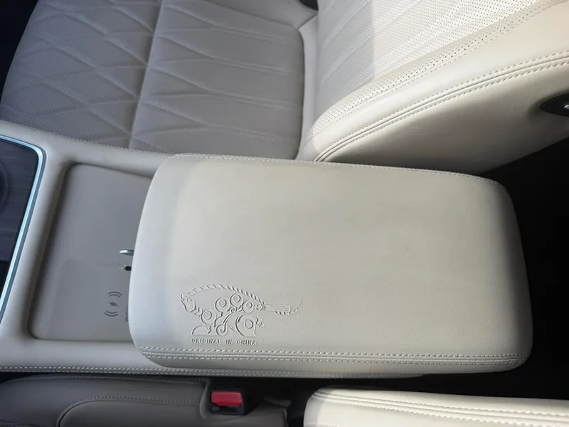 Geely Monjaro 2025 2.0TD High-power automatic four-wheel drive oriental obsidian full moon version interior photo 14 Geely Monjaro 2025 2.0TD High-power automatic four-wheel drive oriental obsidian full moon version interior photo 14