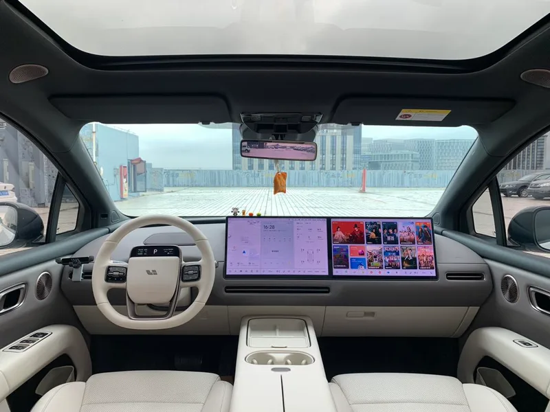 Li Auto i6 2025 Four-wheel drive Standard Edition interior photo 8 Li Auto i6 2025 Four-wheel drive Standard Edition interior photo 8