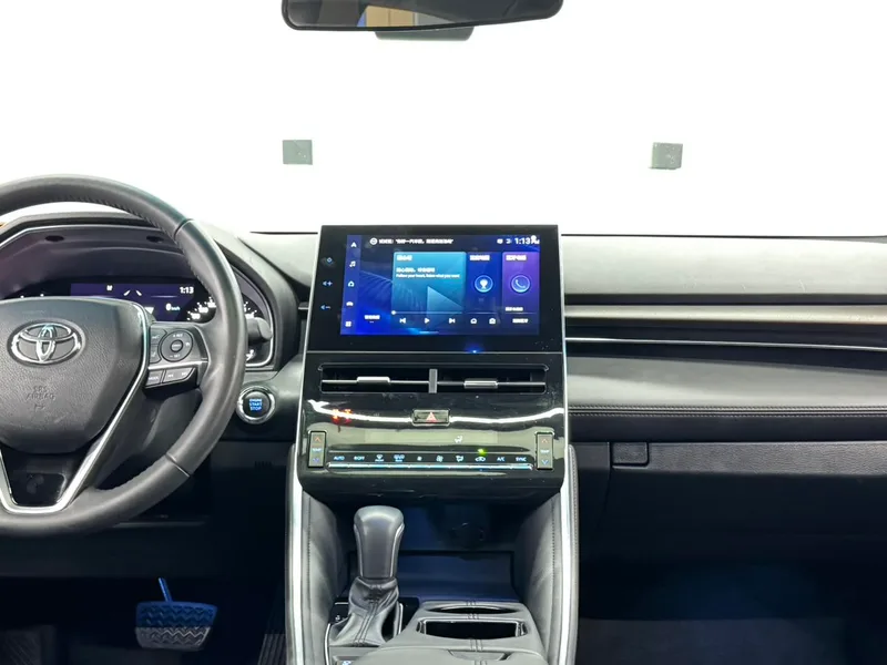 Toyota Avalon 2022 2.0L Luxury Edition interior photo 8 Toyota Avalon 2022 2.0L Luxury Edition interior photo 8