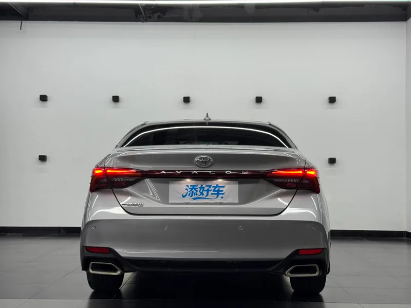 Toyota Avalon 2022 2.0L Luxury Edition interior photo 13 Toyota Avalon 2022 2.0L Luxury Edition interior photo 13