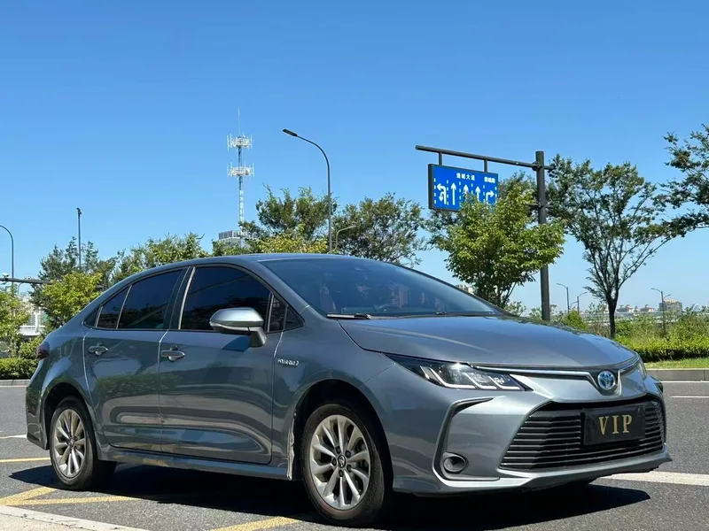Toyota Corolla 2021 Double moteur 1.8L E-CVT Version avant-gardiste extérieur photo 7 Toyota Corolla 2021 Double moteur 1.8L E-CVT Version avant-gardiste extérieur photo 7