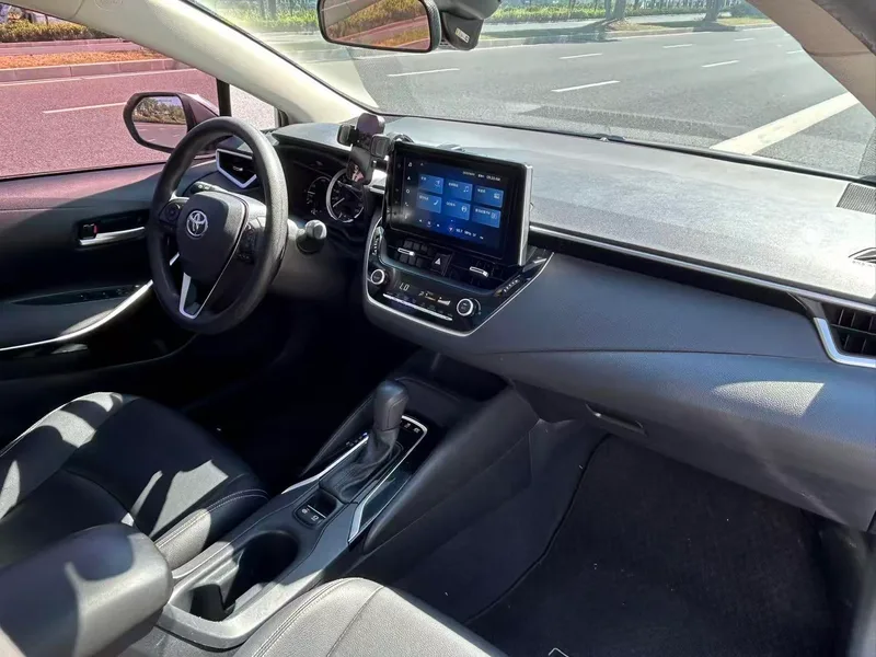 Toyota Corolla 2021 Double moteur 1.8L E-CVT Version avant-gardiste intérieur photo 11 Toyota Corolla 2021 Double moteur 1.8L E-CVT Version avant-gardiste intérieur photo 11