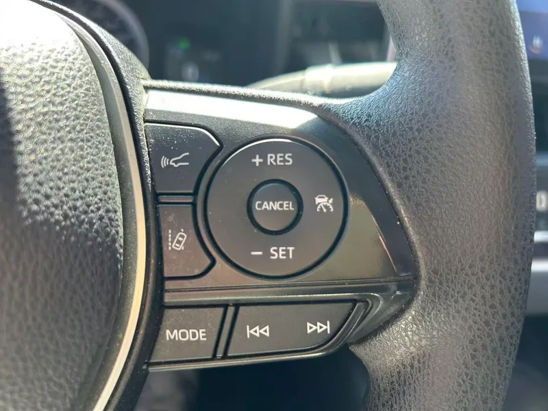 Toyota Corolla 2021 Double moteur 1.8L E-CVT Version avant-gardiste intérieur photo 15 Toyota Corolla 2021 Double moteur 1.8L E-CVT Version avant-gardiste intérieur photo 15