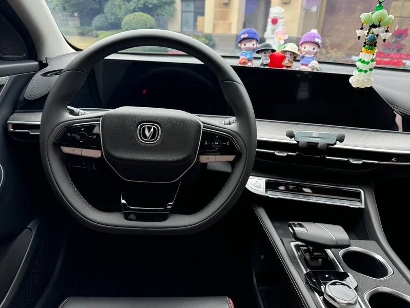 Changan Eado 2023 PLUS Enjoyment Edition Blue whale NE 1.4T GDI DCT Premium Trim interior photo 14 Changan Eado 2023 PLUS Enjoyment Edition Blue whale NE 1.4T GDI DCT Premium Trim interior photo 14