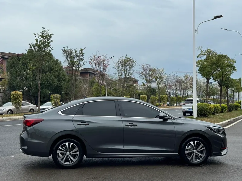 Changan Eado 2023 PLUS Enjoyment Edition Blue whale NE 1.4T GDI DCT Premium Trim interior photo 18 Changan Eado 2023 PLUS Enjoyment Edition Blue whale NE 1.4T GDI DCT Premium Trim interior photo 18