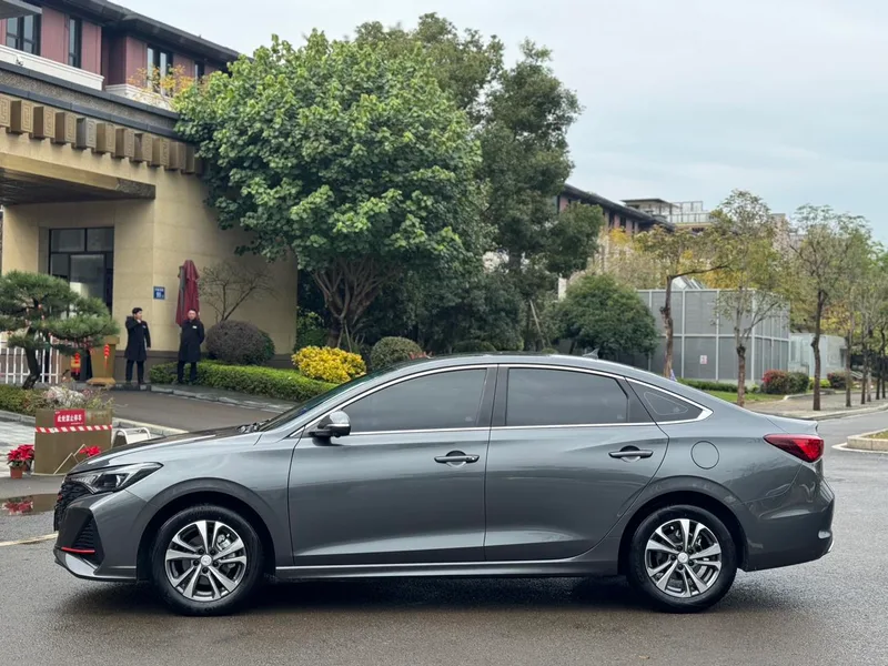 Changan Eado 2023 PLUS Enjoyment Edition Blue whale NE 1.4T GDI DCT Premium Trim interior photo 19 Changan Eado 2023 PLUS Enjoyment Edition Blue whale NE 1.4T GDI DCT Premium Trim interior photo 19