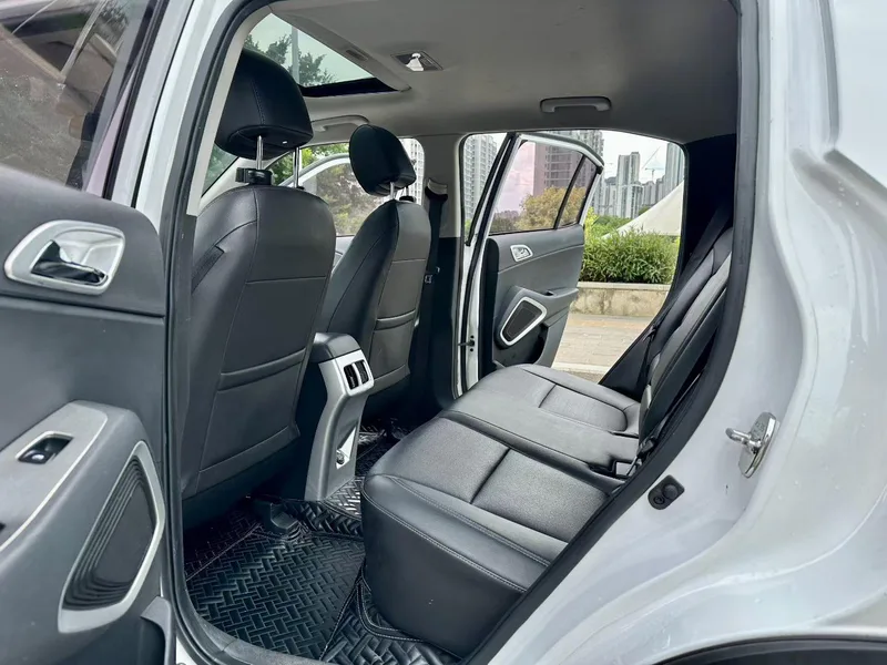 Hyundai ix35 2019 2.0L Automatique à deux roues motrices Version de plaisir État VI intérieur photo 6 Hyundai ix35 2019 2.0L Automatique à deux roues motrices Version de plaisir État VI intérieur photo 6