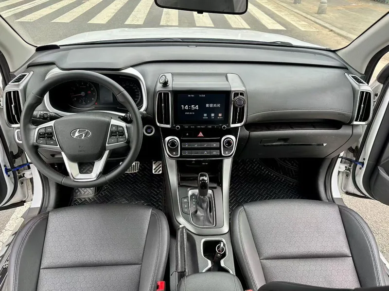 Hyundai ix35 2019 2.0L Automatique à deux roues motrices Version de plaisir État VI intérieur photo 7 Hyundai ix35 2019 2.0L Automatique à deux roues motrices Version de plaisir État VI intérieur photo 7