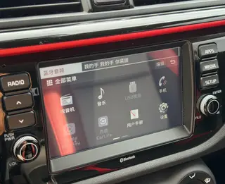 Kia KX CROSS 2017 1.4L Automatique GLS intérieur photo 10 Kia KX CROSS 2017 1.4L Automatique GLS intérieur photo 10