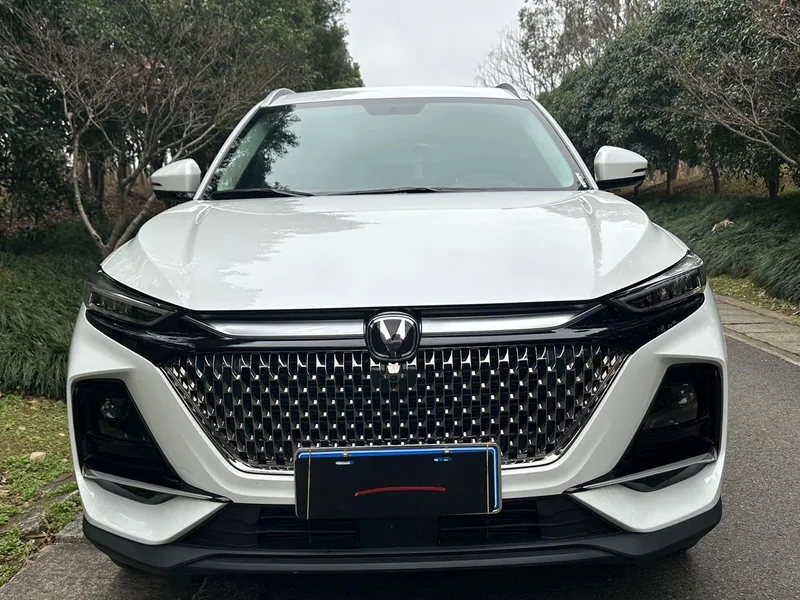 Changan X7 PLUS 2024 1.5T DCT Respected type 7 seat exterior photo 2 Changan X7 PLUS 2024 1.5T DCT Respected type 7 seat exterior photo 2