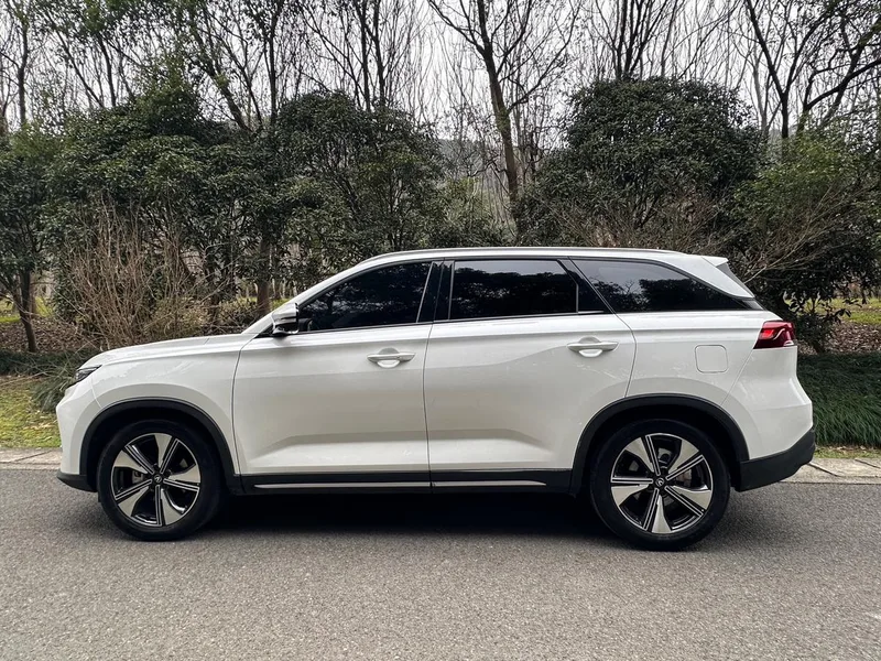 Changan X7 PLUS 2024 1.5T DCT Respected type 7 seat exterior photo 3 Changan X7 PLUS 2024 1.5T DCT Respected type 7 seat exterior photo 3