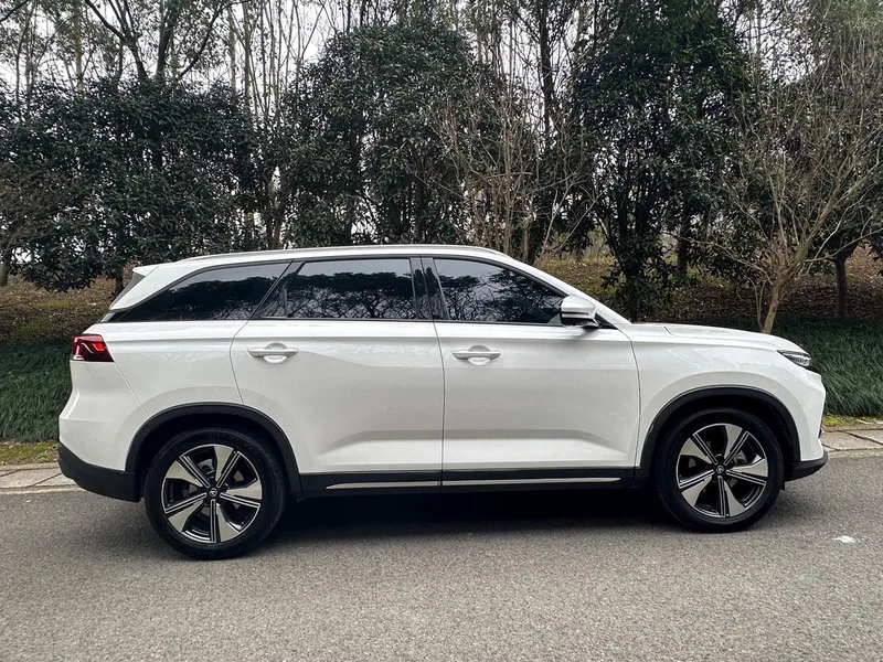 Changan X7 PLUS 2024 1.5T DCT Respected type 7 seat exterior photo 7 Changan X7 PLUS 2024 1.5T DCT Respected type 7 seat exterior photo 7
