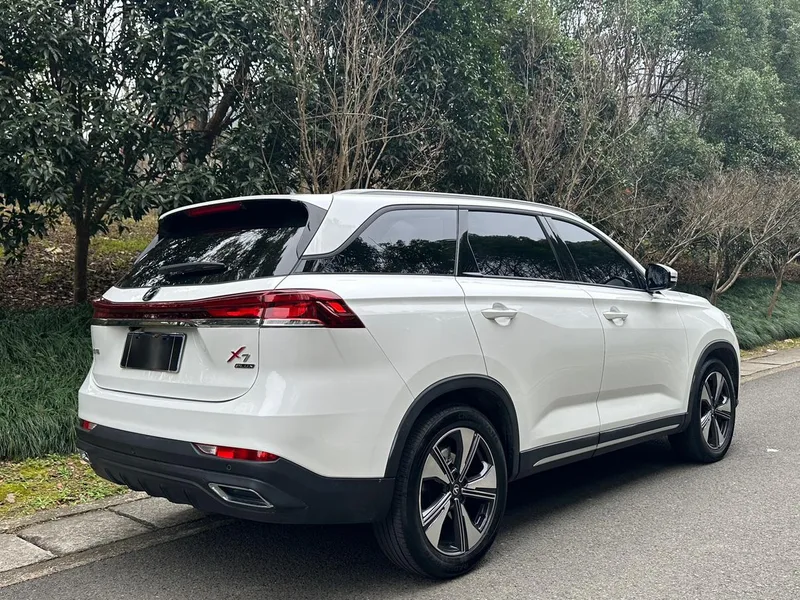 Changan X7 PLUS 2024 1.5T DCT Respected type 7 seat exterior photo 8 Changan X7 PLUS 2024 1.5T DCT Respected type 7 seat exterior photo 8