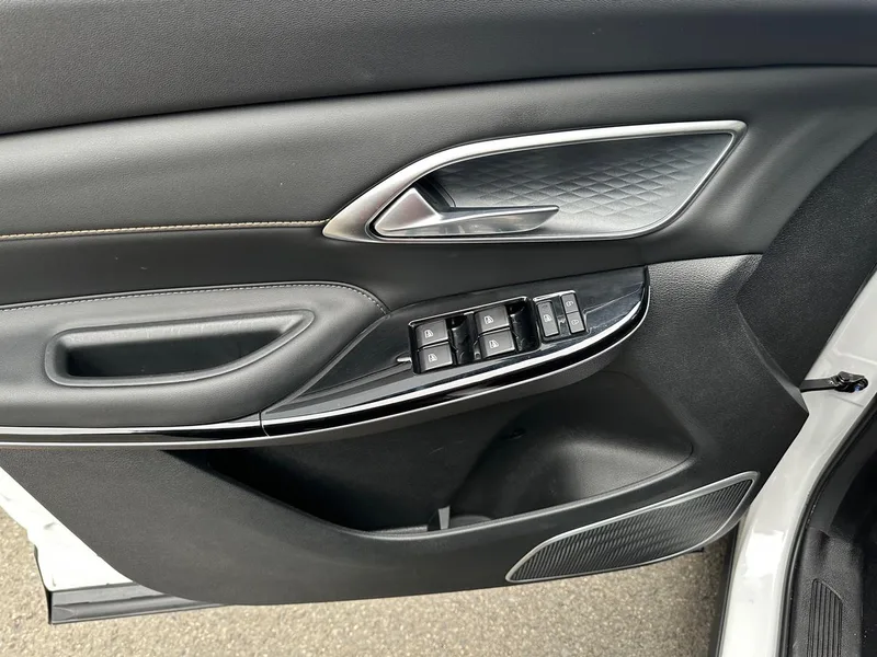 Changan X7 PLUS 2024 1.5T DCT Respected type 7 seat interior photo 17 Changan X7 PLUS 2024 1.5T DCT Respected type 7 seat interior photo 17
