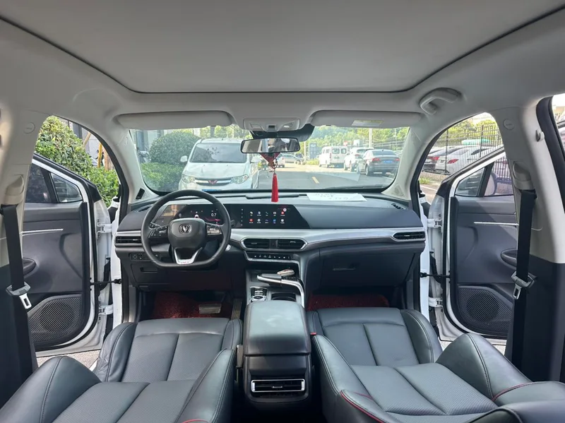 Changan UNI-T 2021 1.5T Excellence-type interior photo 11 Changan UNI-T 2021 1.5T Excellence-type interior photo 11