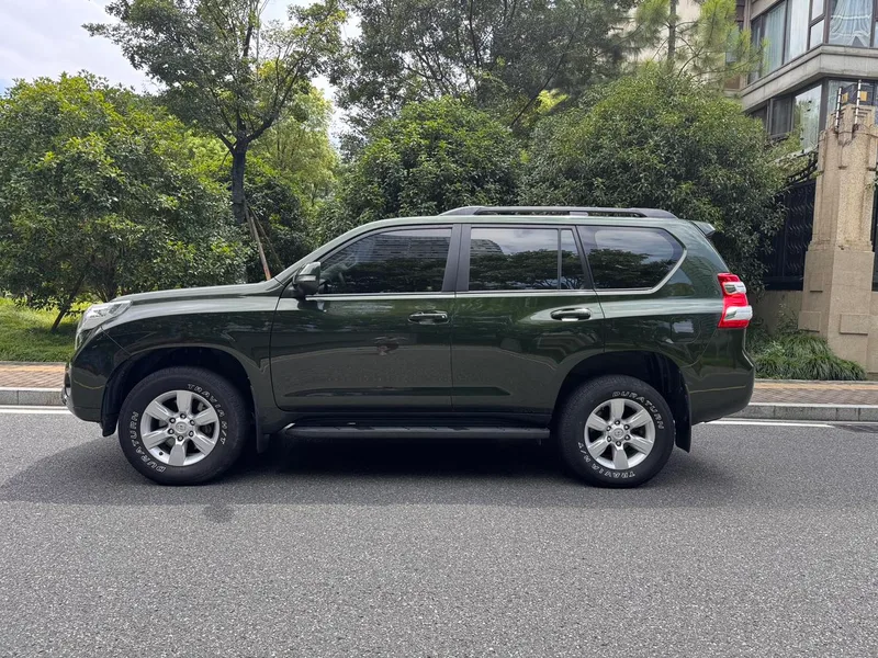 Toyota Prado 2015 2.7L Automatic Standard Edition exterior photo 3 Toyota Prado 2015 2.7L Automatic Standard Edition exterior photo 3