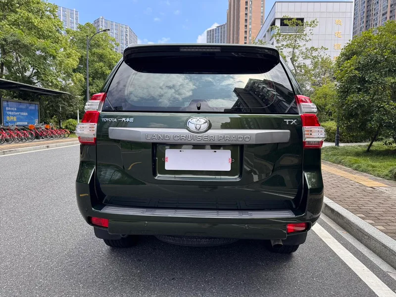 Toyota Prado 2015 2.7L Automatic Standard Edition exterior photo 4 Toyota Prado 2015 2.7L Automatic Standard Edition exterior photo 4