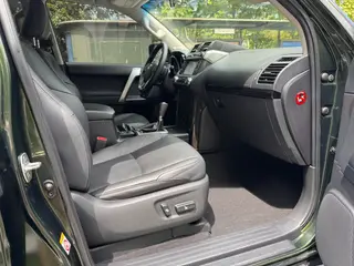 Toyota Prado 2015 2.7L Automatic Standard Edition interior photo 13 Toyota Prado 2015 2.7L Automatic Standard Edition interior photo 13