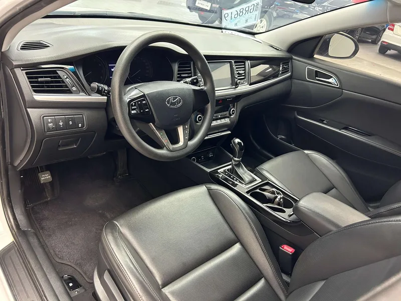 Hyundai Mistra 2017 1.8L automatic intelligent type GLS China V interior photo 12 Hyundai Mistra 2017 1.8L automatic intelligent type GLS China V interior photo 12