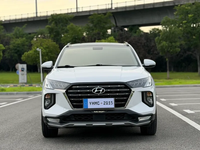 Hyundai Tucson 2020 280TGDi Dual-clutch two-drive fashion version Country VI exterior photo 2 Hyundai Tucson 2020 280TGDi Dual-clutch two-drive fashion version Country VI exterior photo 2