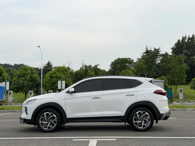 Hyundai Tucson 2020 280TGDi Dual-clutch two-drive fashion version Country VI exterior photo 4 Hyundai Tucson 2020 280TGDi Dual-clutch two-drive fashion version Country VI exterior photo 4