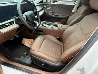 Chery Arrizo 8 2024 High-energy version 2.0T AT Imperial+ interior photo 14 Chery Arrizo 8 2024 High-energy version 2.0T AT Imperial+ interior photo 14